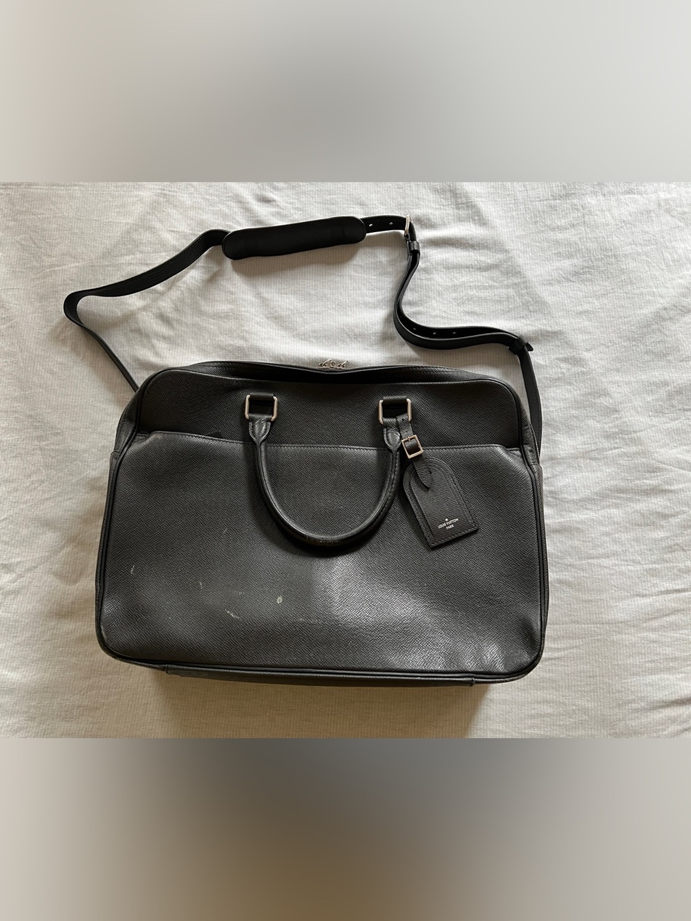 Louis Vuitton Taiga Overnight Travel Briefcase M32721 Black Leather Laptop Bag